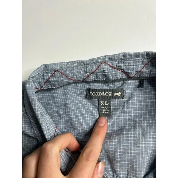 Toad & Co Shirt Mens XL Organic Cotton Blue Button Up Hiking Camping Outdoor - Picture 2 of 6